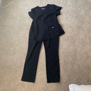 3 sets Grey’s Anatomy Scrub tops & bottoms sz M